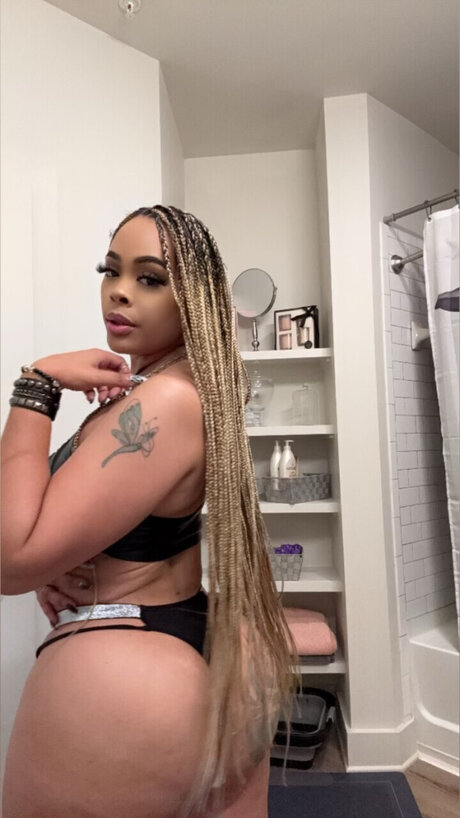 Pretty nude on onlyfans