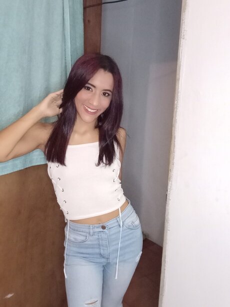 Maria L pez onlyfans model photo