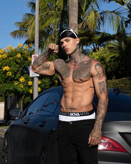 Yamil Meluk strip onlyfans