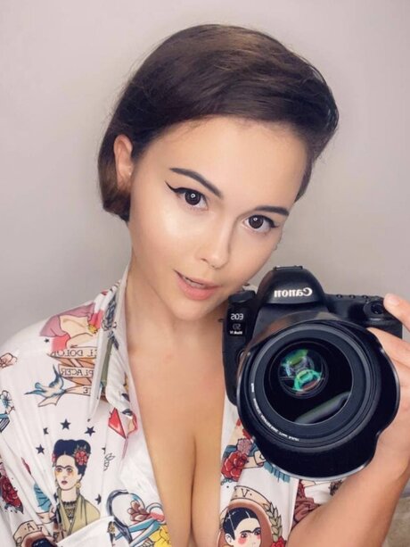 Peachy Alice nude onlyfans leak