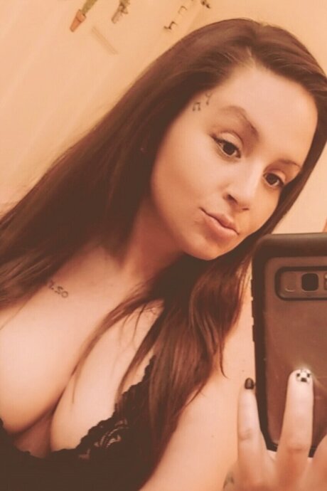 Noemii Knightz onlyfans leakd