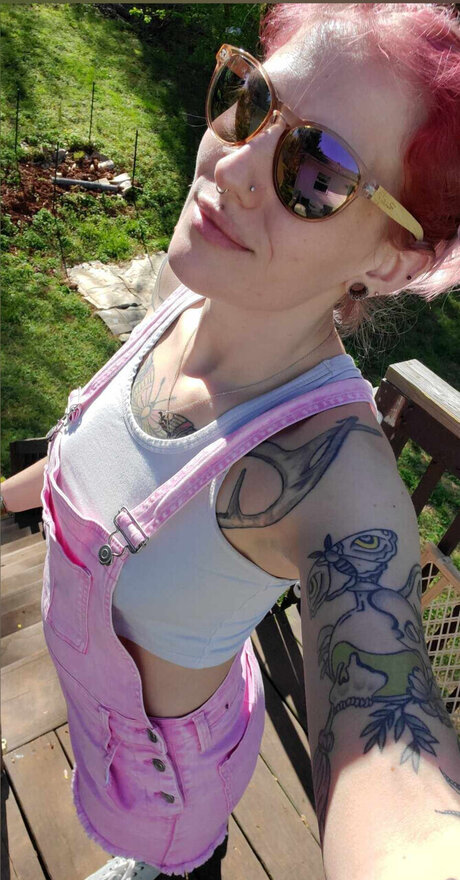 Lily Loveless onlyfans sex leak