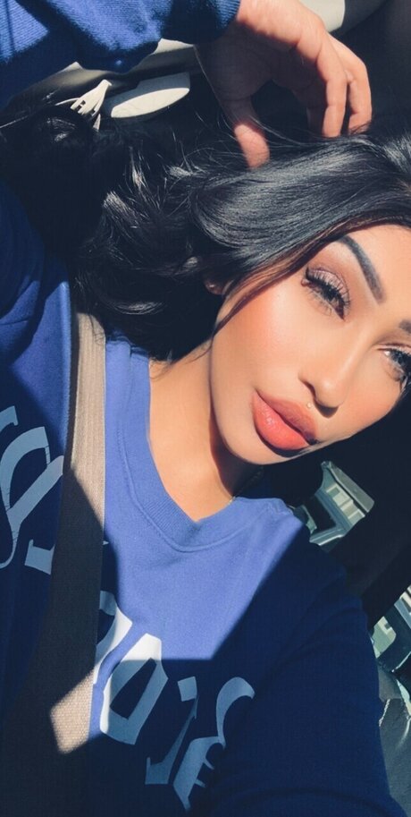 Ari Dior onlyfans fuck