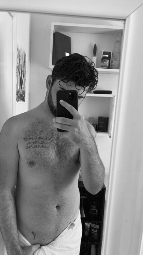 NotMrDarcy onlyfans images