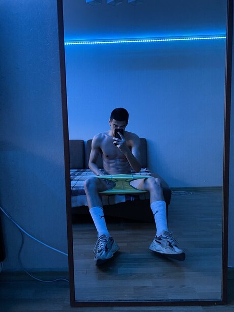 ICERUSSIANKID leaked onlyfans pictures