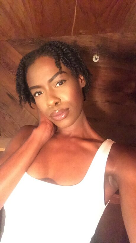 GLAMNATURENEXTDOOR leaked onlyfans naked