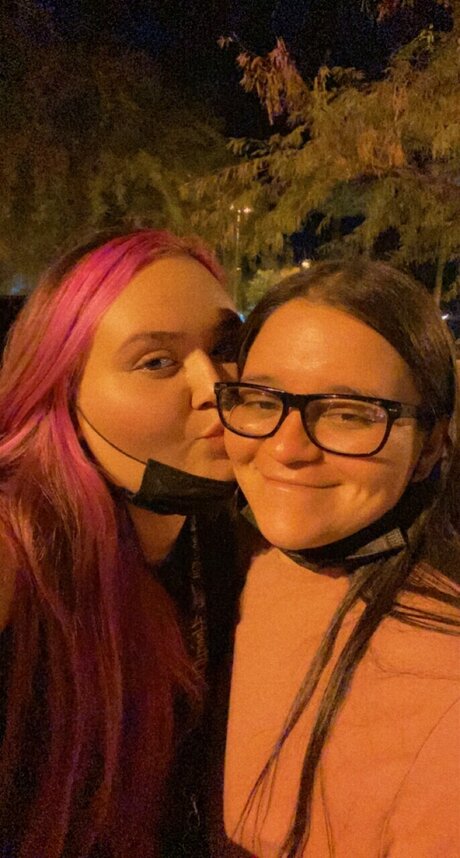 Stonerlezies free onlyfans