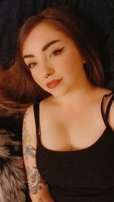 Saucy No Name onlyfans model images