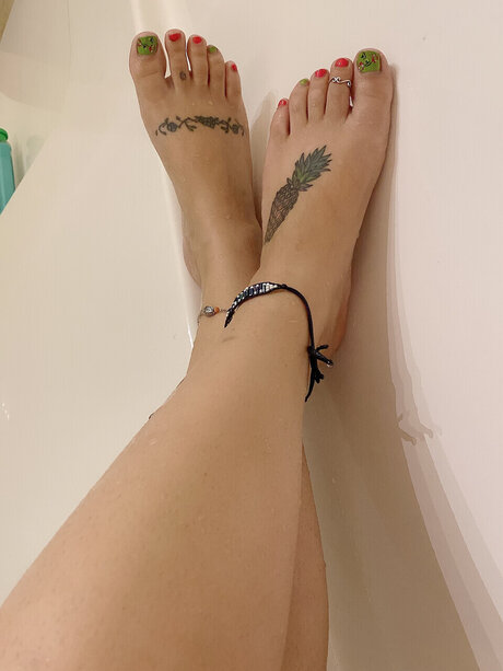 Lovelytootsies nsfw onlyfans