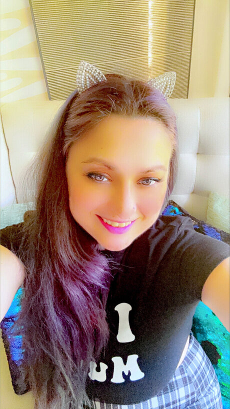 Corina Monica onlyfans leams