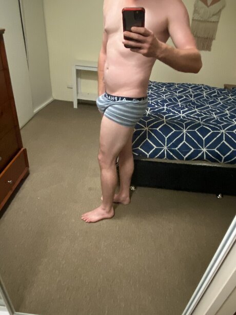 Horny Cairns guy onlyfans pics