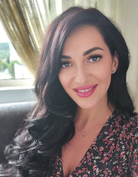 SophiaLong onlyfans ass