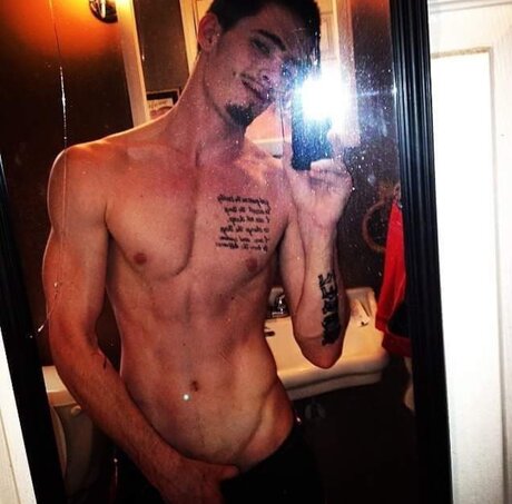 Monemovez porn onlyfans