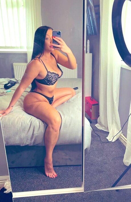 Sexy pussy onlyfans model images