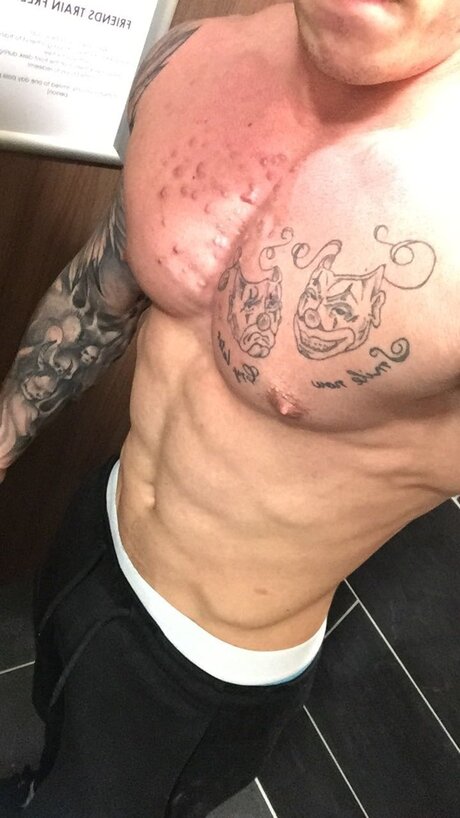 Toothpiick only fans pic