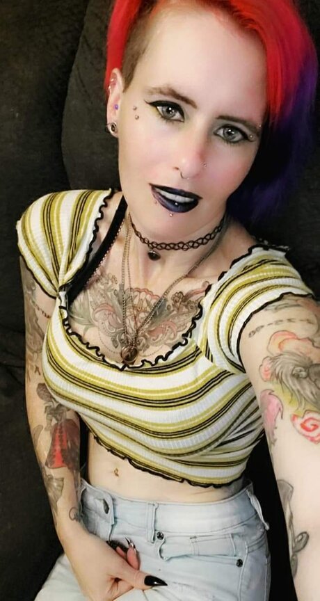 LUNA MARIE onlyfans explicit content