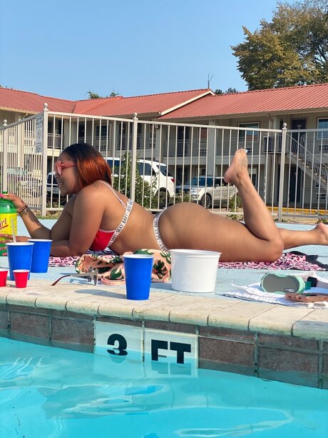 Krazykrave onlyfans model photo