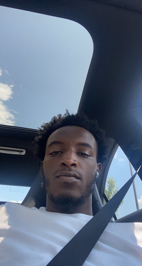 TezHuh onlyfans model