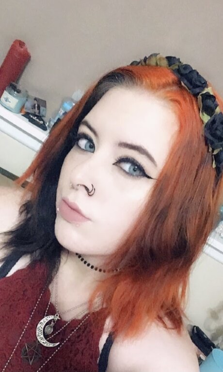 LittleMsUndead onlyfans free