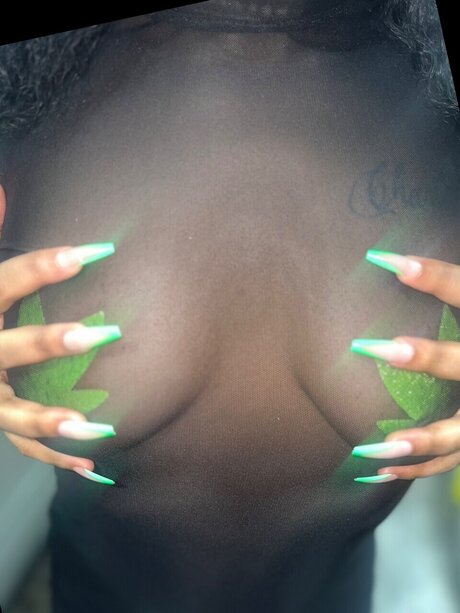 Roya Brazy only fans