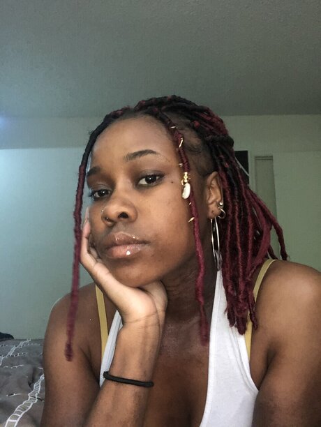 RayChyna Miles onlyfans.