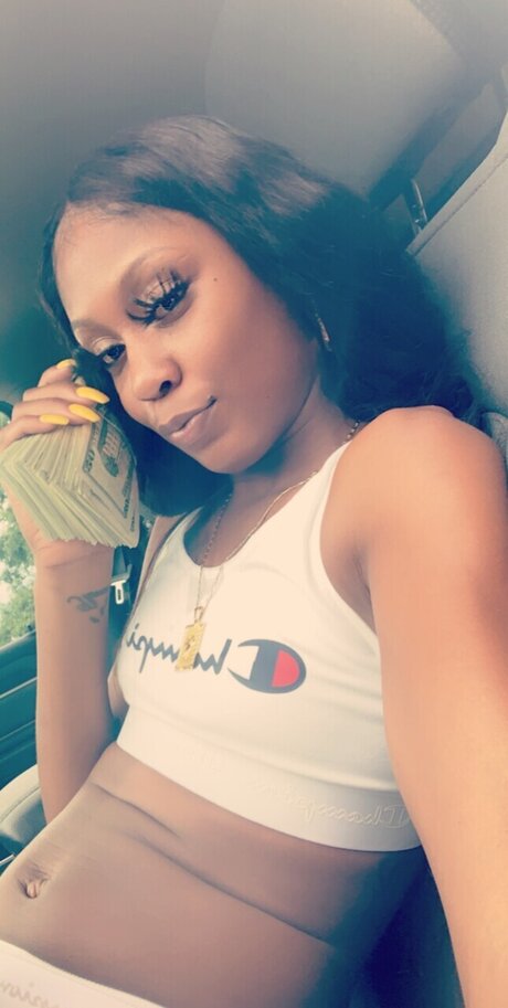 Skinnyyyyx onlyfans strip tease