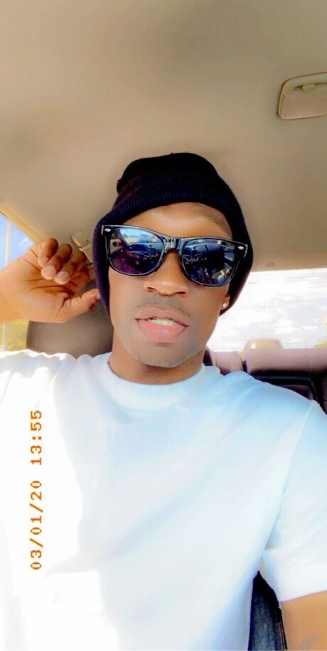 OhDatsLeon onlyfans nudes