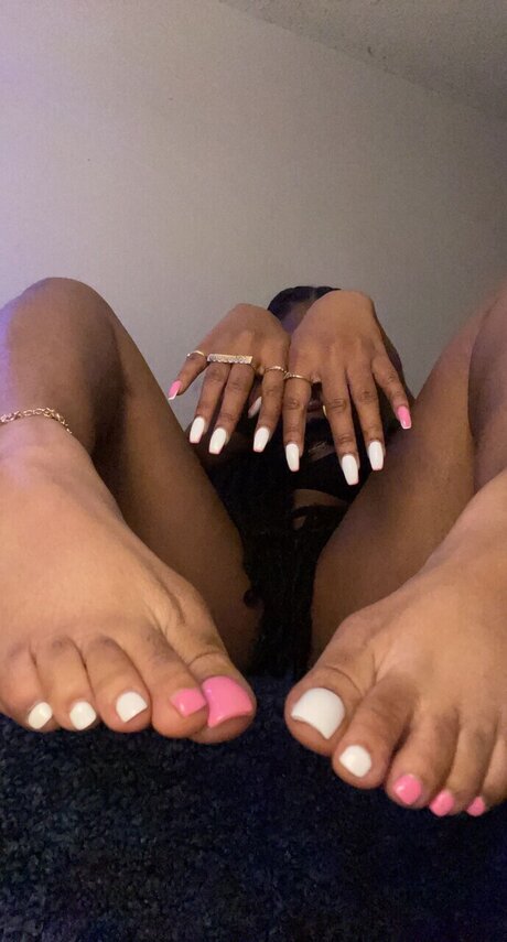 Quya_ onlyfans free content