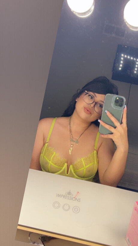 Prettygigi boobs onlyfans