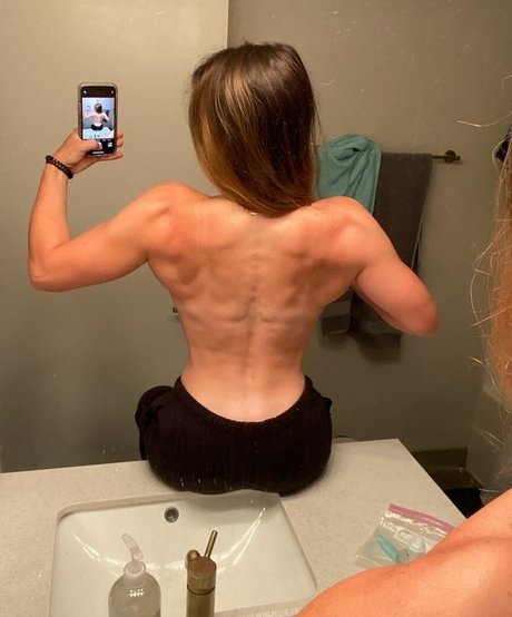 kaylofit nude on onlyfans