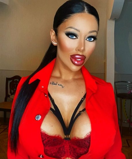 Lara Frost Fansly onlyfans leaked naked