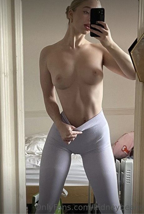 kizzyrain onlyfans posts