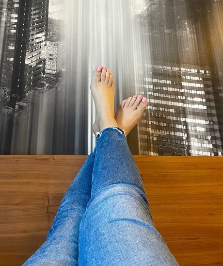 anafeetish onlyfans x