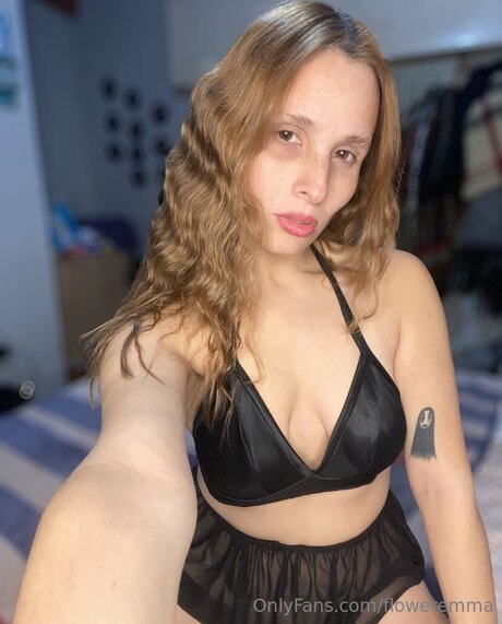 floweremma nude onlyfans
