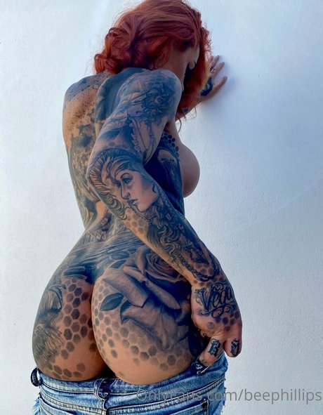 Bee Phillips onlyfans leak