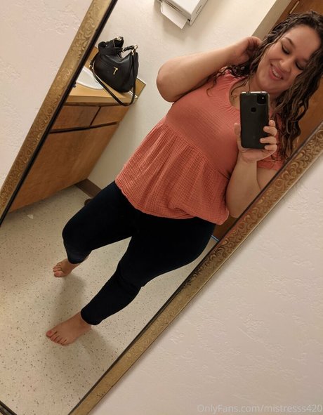 mistresss420 onlyfans sex leaks