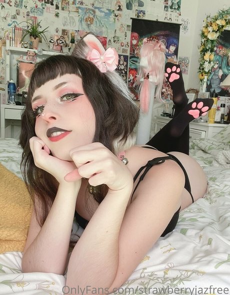 strawberryjazfree onlyfans sextape