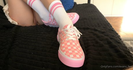 evans feet onlyfans