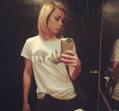 Iliza Shlesinger onlyfans x