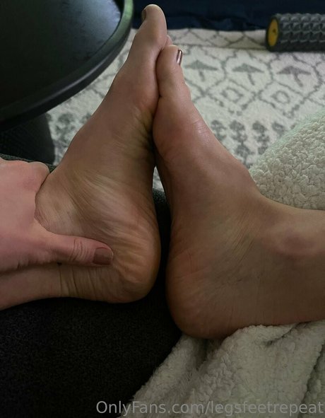 legsfeetrepeat onlyfans leaked pictures