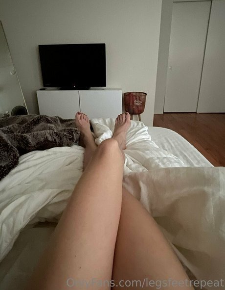 legsfeetrepeat onlyfans leaked naked
