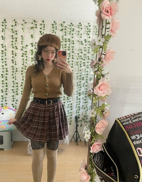 gothgirlmaya onlyfans leaked tits