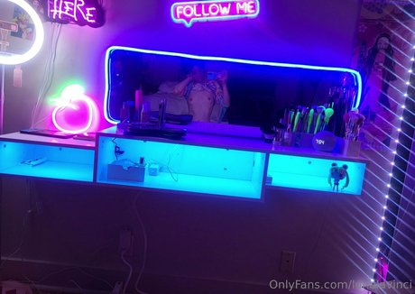 lunalavinci onlyfans ass