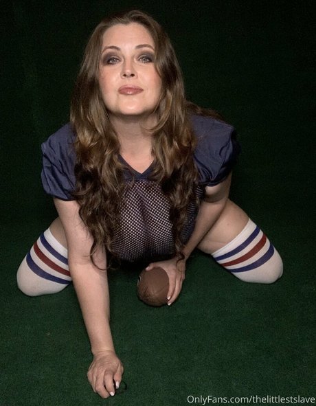 thelittlestslave onlyfans nude content