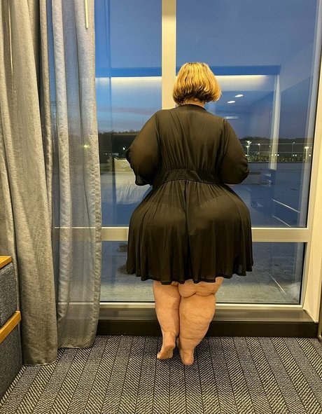 bigbootyasshley onlyfans leak sex