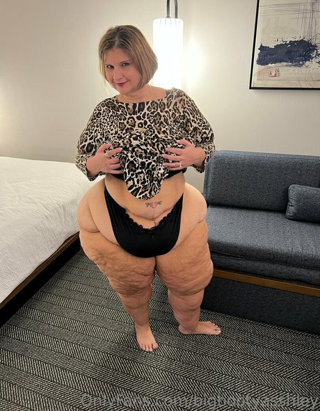 bigbootyasshley onlyfans leak porn