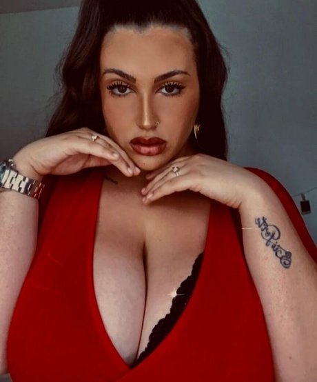 Alessia Barbarossa onlyfans model