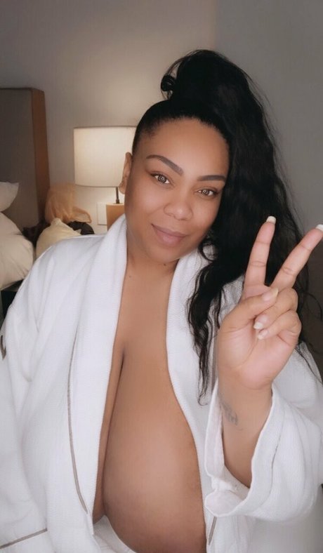 Bustydejavu leaked naked onlyfans