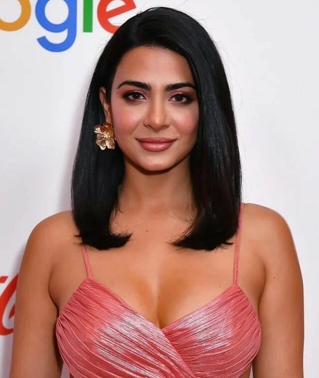 Emeraude Toubia leaked onlyfans