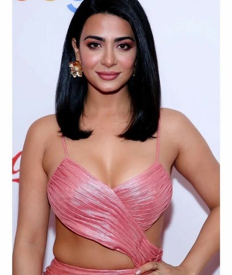 Emeraude Toubia onlyfans naked leak